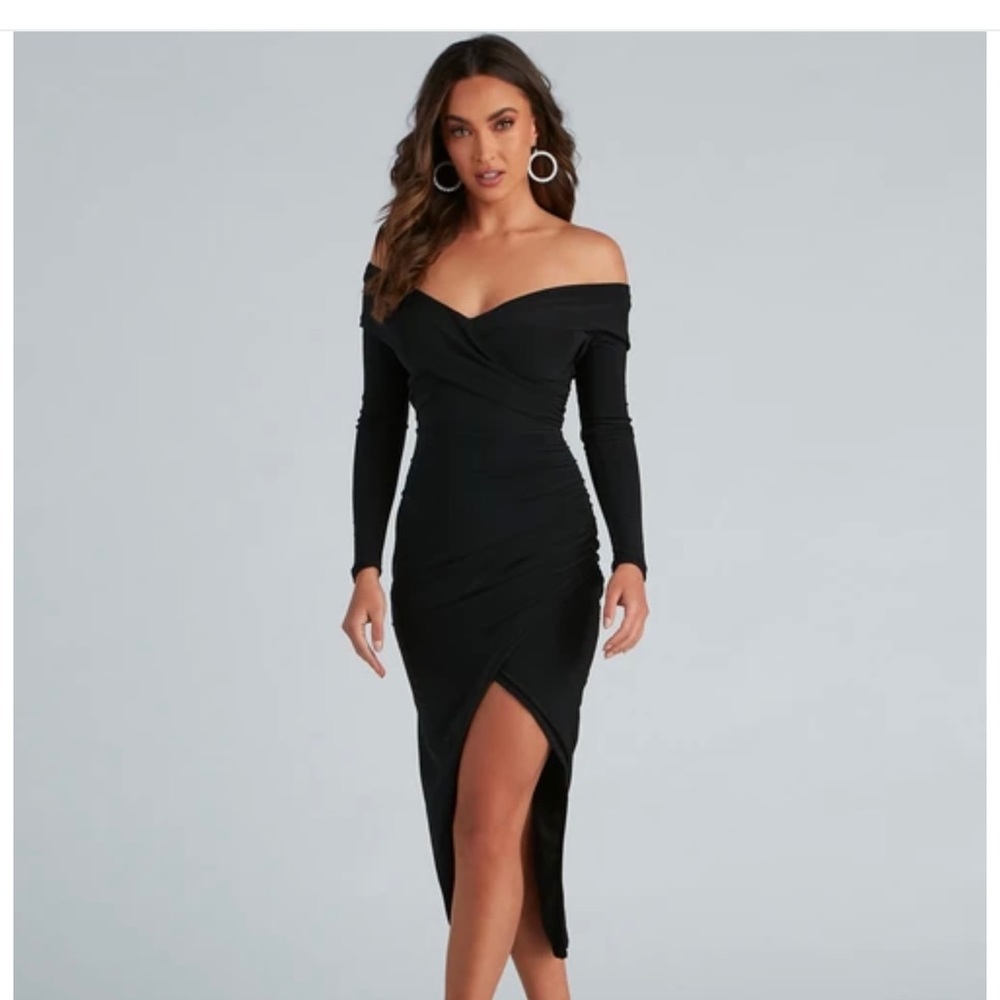 Windsor Kristy off the shoulder midi dress